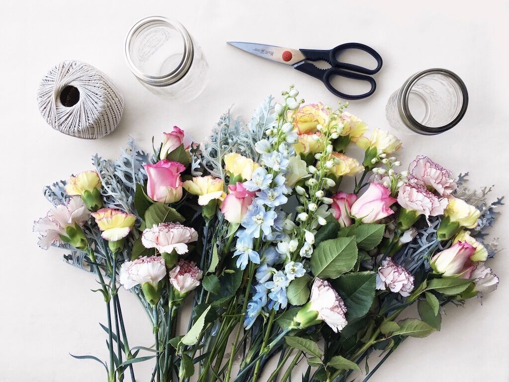 flower-arranging-DIY