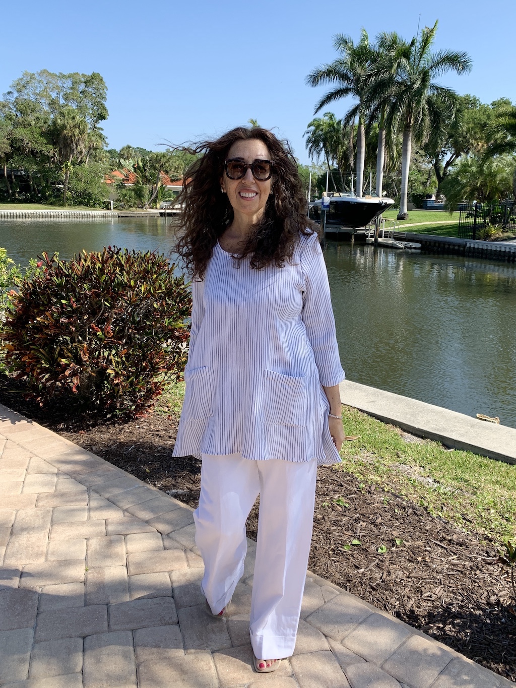 white-pants-and-tunic